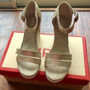 Ladies' Wedge Sandals Size 38/8 Metallic Leather